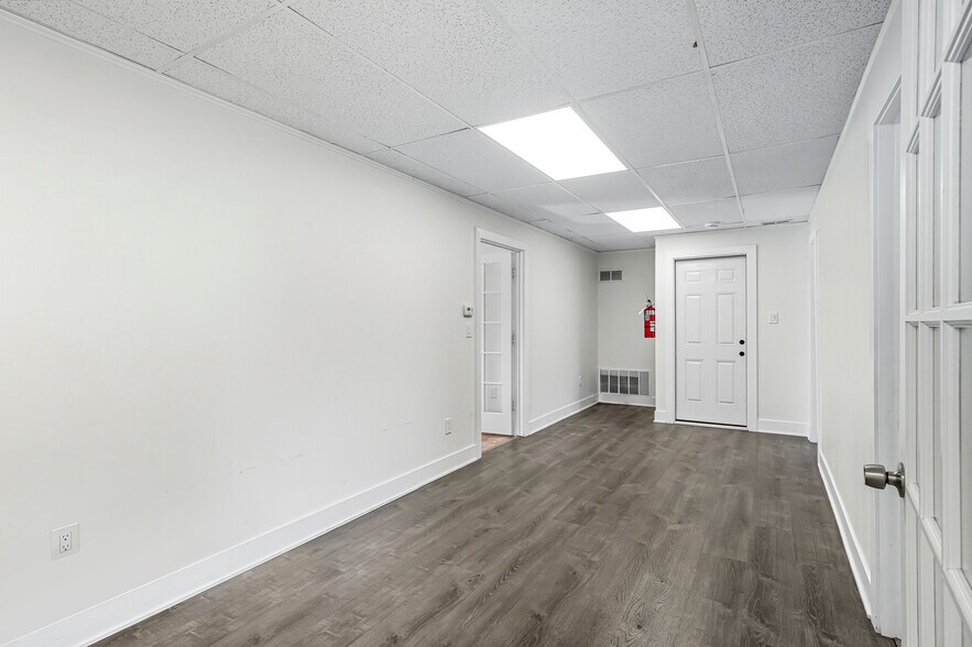 More Photos Of 2605 US 130, Cinnaminson Office For Lease