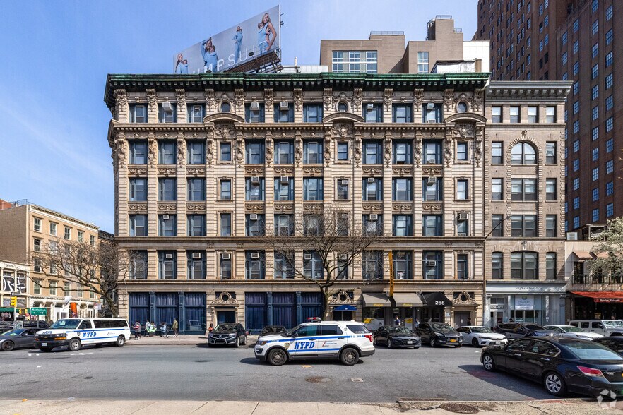More Photos Of 285 W Broadway, New York Office For Lease