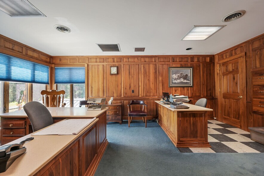 More Photos Of 9155 Campbell Ln, Bridgeville Office For Sale