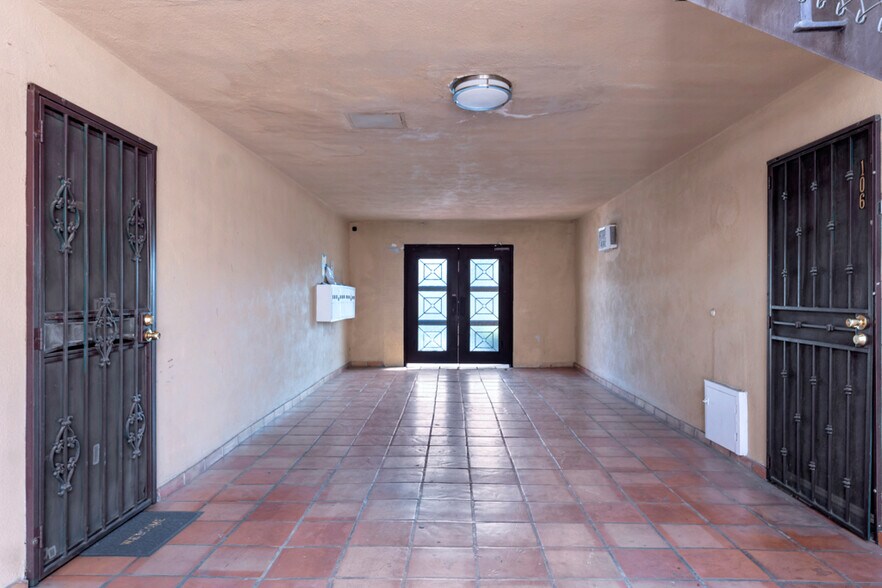 More Photos Of 729 Raleigh St, Glendale Apartments For Sale