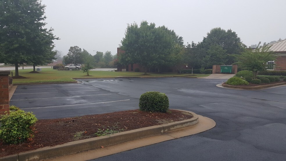 More Photos Of 2141 Eastview Pky, Conyers Office For Sale