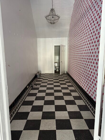 More Photos Of 164 NW Broad St, Southern Pines Office For Lease