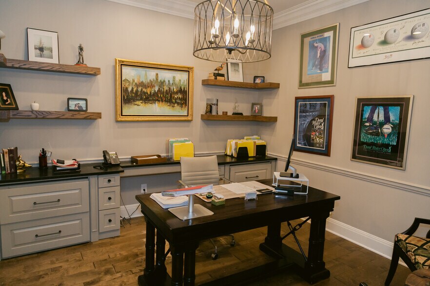 More Photos Of 1513 Oak Grove Rd, Decatur Office For Sale