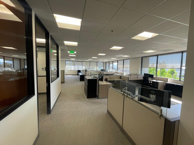 More Photos Of 700 N Central Ave, Glendale Office For Lease