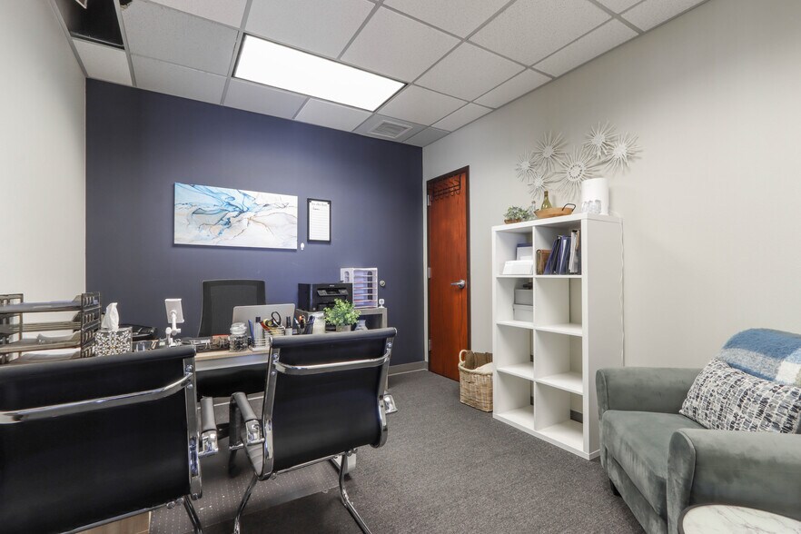 More Photos Of 1740 Park Ave, Plover Storefront Retail Office For Lease