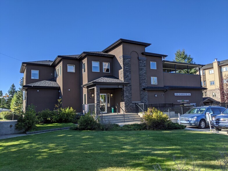 More Photos Of 4306 Richmond Rd SW, Calgary Medical For Sale