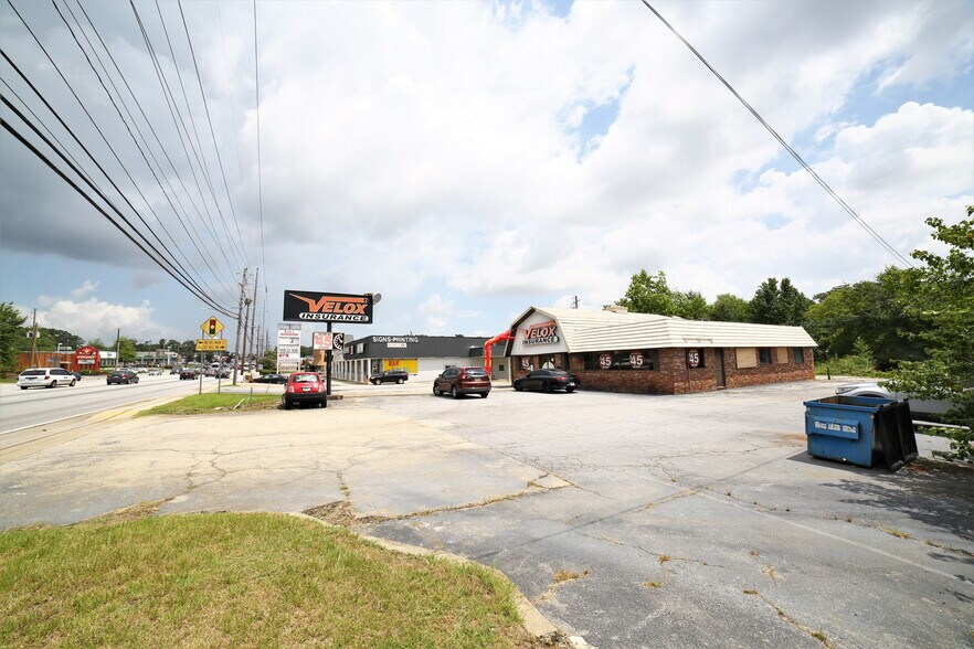 Primary Photo Of 6746 Highway 85, Riverdale Restaurant For Sale