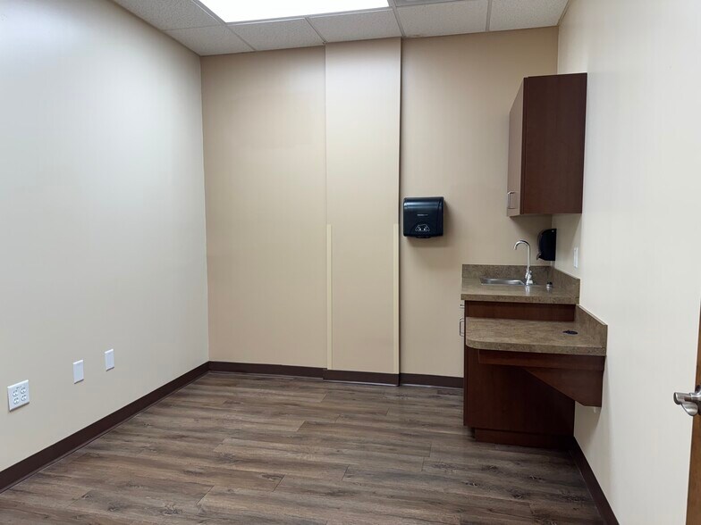 More Photos Of 4006-4012 N Florida Ave, Tampa Medical For Lease