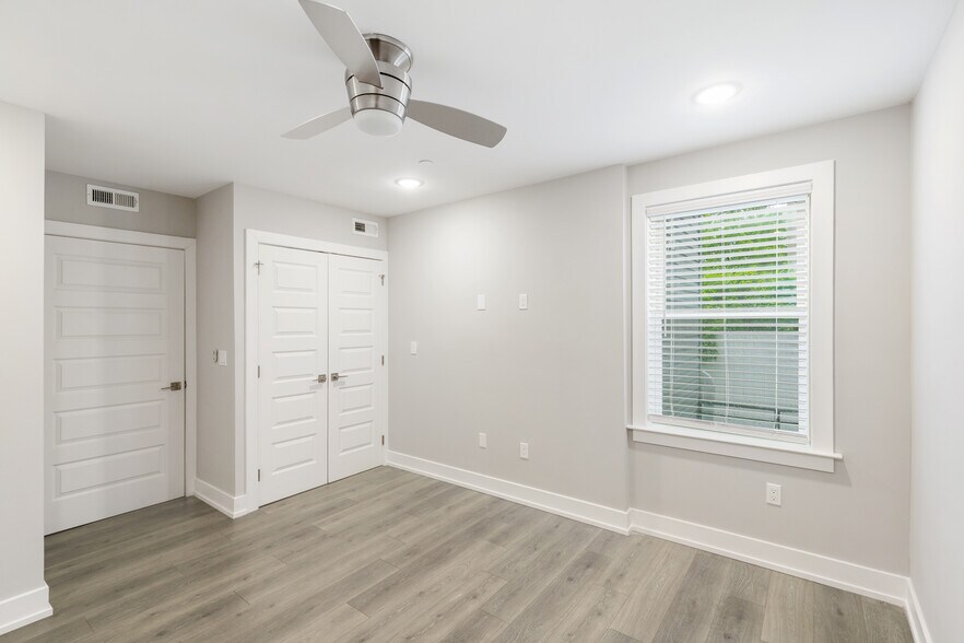 More Photos Of 1309 S 52nd St, Philadelphia Apartments For Sale