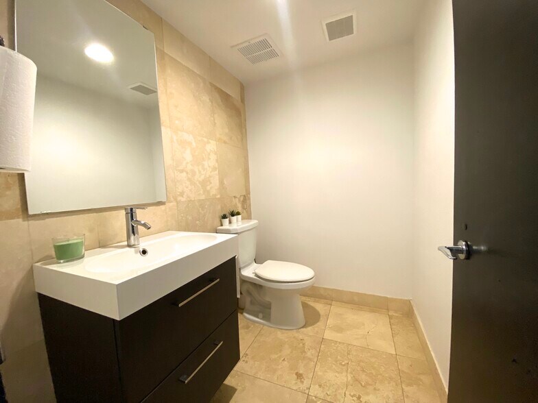 More Photos Of 4331 N 12th St, Phoenix Office Residential For Lease