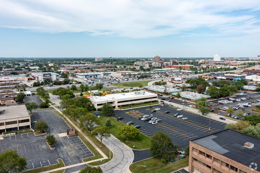 More Photos Of 3051 Oak Grove Rd, Downers Grove Loft Creative Space For Lease