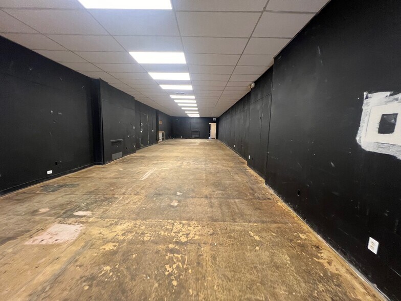 More Photos Of 4539 Montgomery Rd, Cincinnati Storefront Retail Residential For Sale