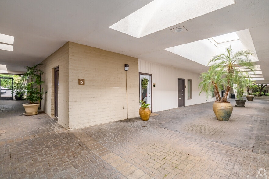 Primary Photo Of 701 Howe Ave, Sacramento Medical For Sale