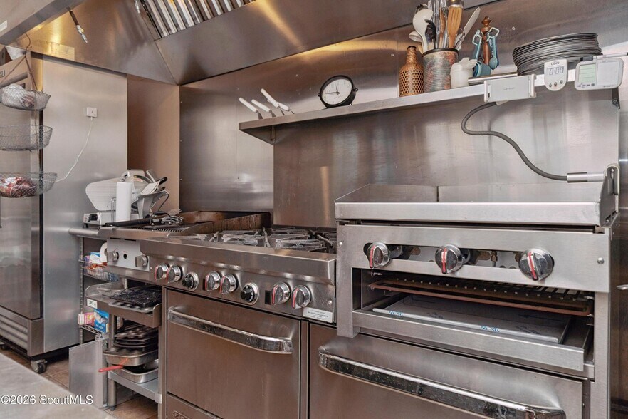 More Photos Of 1908 Gloucester St, Brunswick Restaurant For Sale
