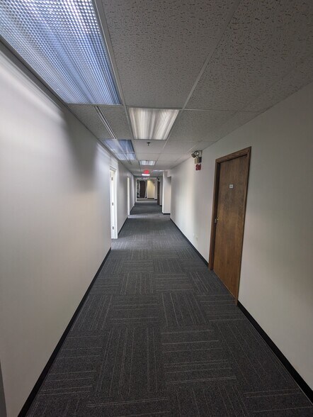 More Photos Of 20280 Governors Dr, Olympia Fields Unknown For Lease