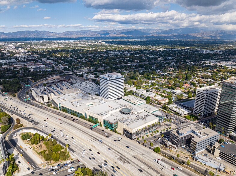 More Photos Of 15301 Ventura Blvd, Sherman Oaks Unknown For Lease