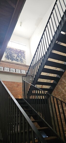 More Photos Of 3116 Commerce St, Dallas Office For Lease
