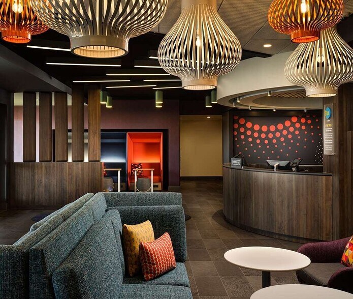 More Photos Of 1003 Landmark Blvd, Tupelo Hotel For Sale