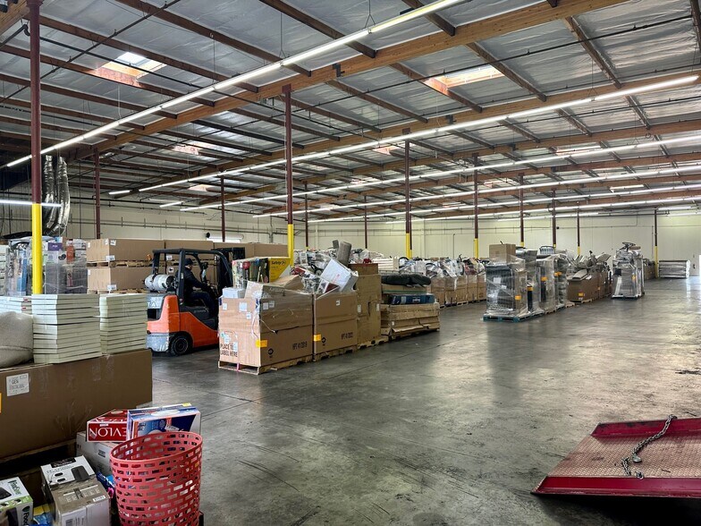 More Photos Of 1350 Citrus St, Riverside Manufacturing For Lease