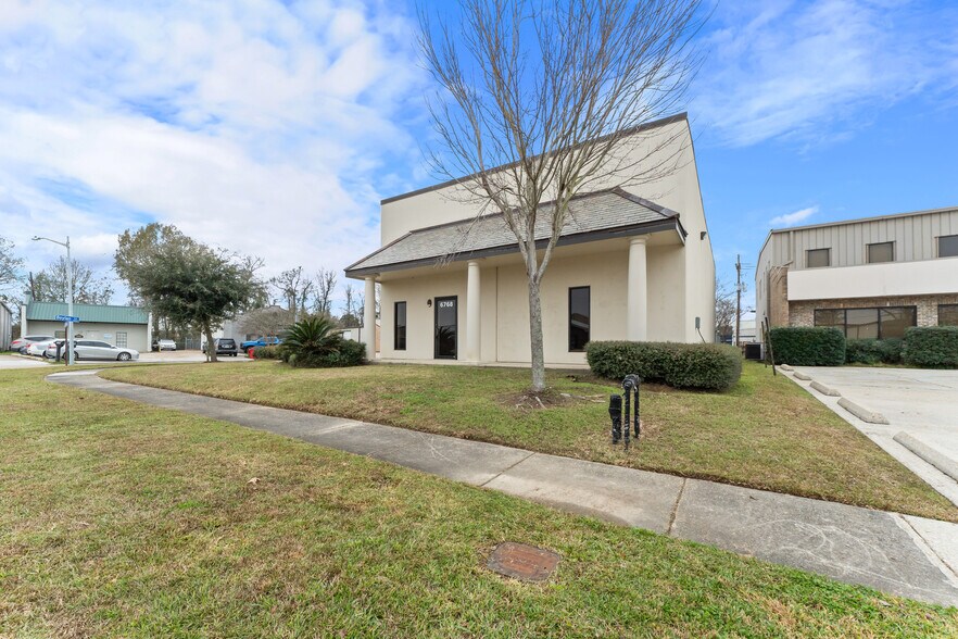 More Photos Of 6768 Complex Dr, Baton Rouge Industrial For Lease