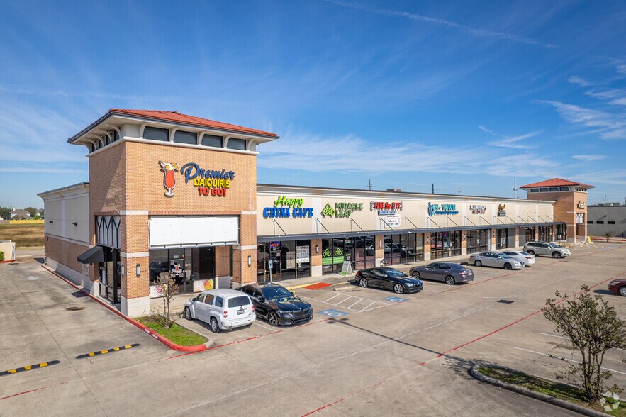 Primary Photo Of 4001 S Sam Houston Pky, Houston Storefront For Lease