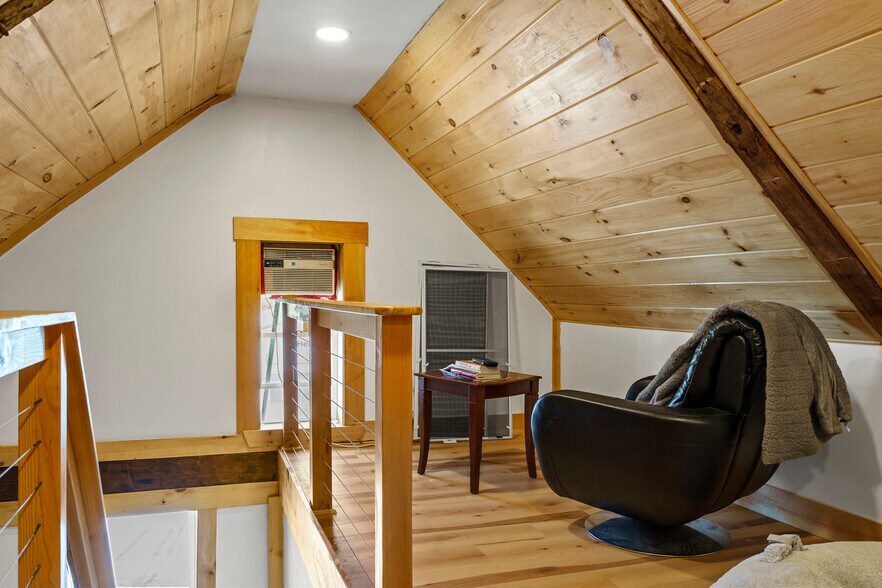 More Photos Of 64 Main St, Richmond Restaurant For Sale