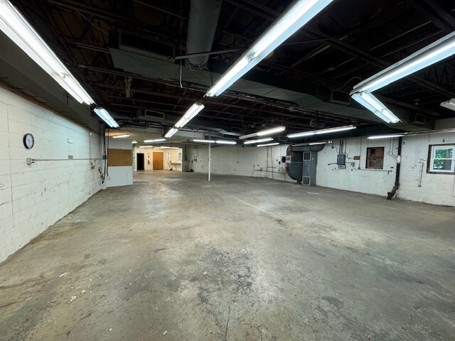 More Photos Of 26 Jinny Hill Rd, Cheshire Service For Sale