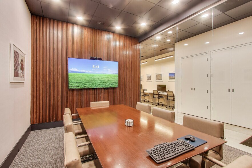 More Photos Of 1950 N Sedgwick St, Chicago Storefront Retail Residential For Sale