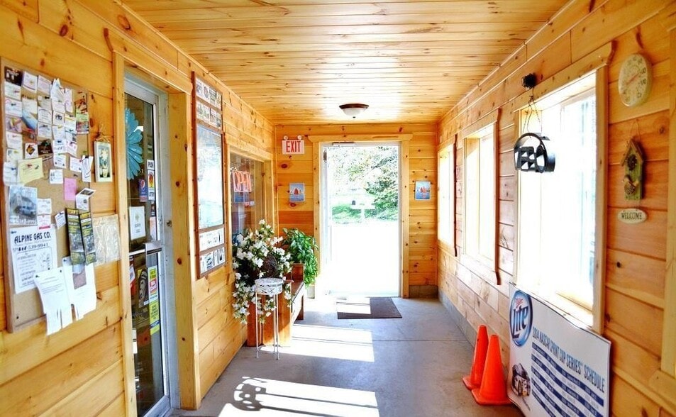 More Photos Of 8036 N Clare Ave, Harrison Convenience Store For Sale