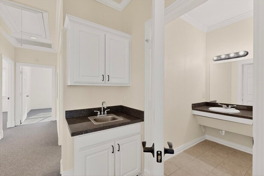 More Photos Of 2840 Keller Springs Rd, Carrollton Medical For Sale