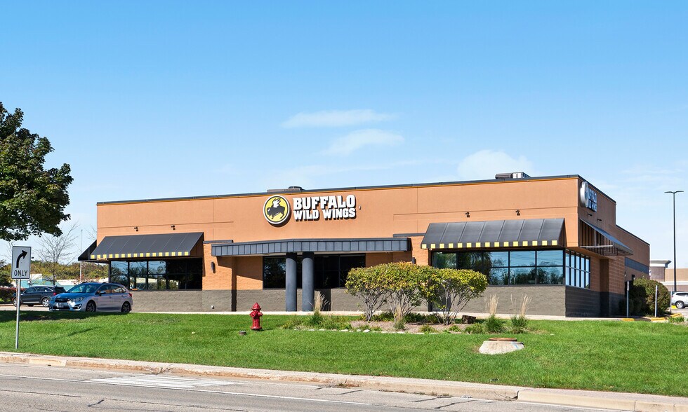 More Photos Of 500 E Rollins Rd, Round Lake Beach Restaurant For Sale