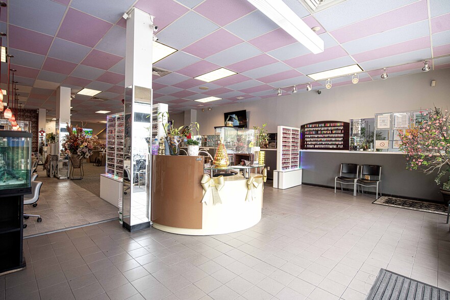 More Photos Of 3217 Greenmount Ave, Baltimore Storefront For Sale