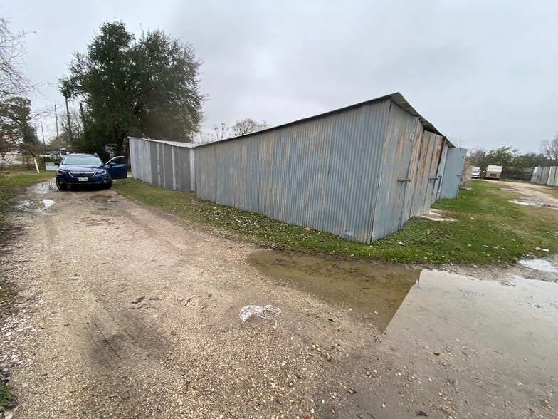 More Photos Of 2319-2323 Preston Ave, Pasadena Self Storage For Sale