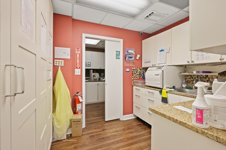 More Photos Of 3904 E Joppa Rd, Nottingham Flex For Sale