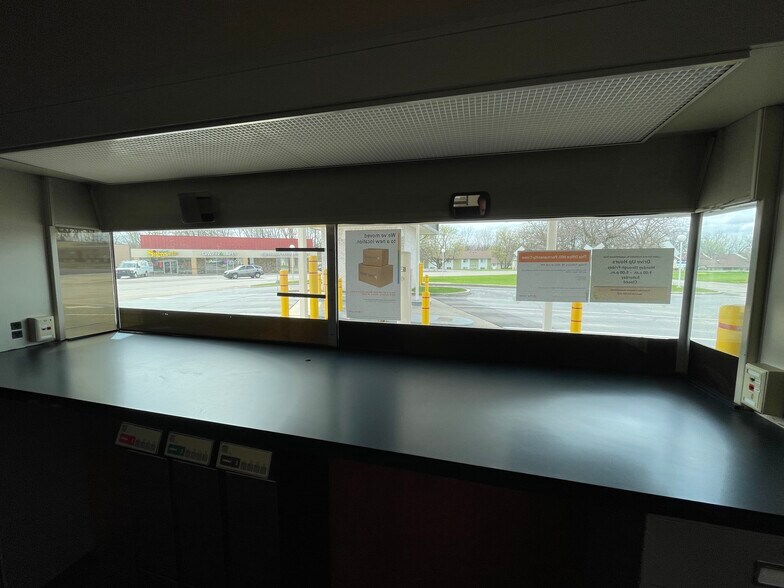 More Photos Of 3354 Lake City Hwy, Warsaw Bank For Lease