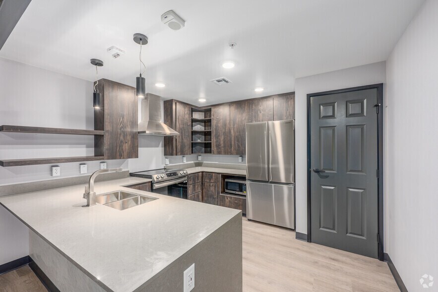 More Photos Of 215-219 S Water St, Henderson Apartments For Lease