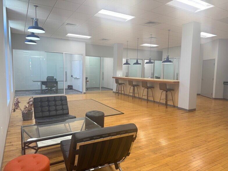 More Photos Of 265 W Main St, Kent Medical For Lease