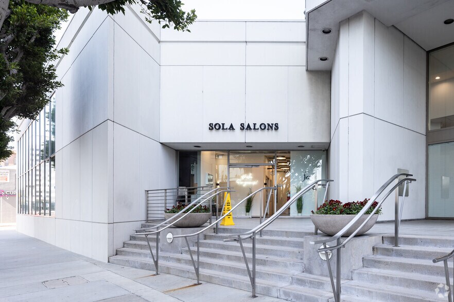 More Photos Of 12121 Wilshire Blvd, Los Angeles Office For Lease