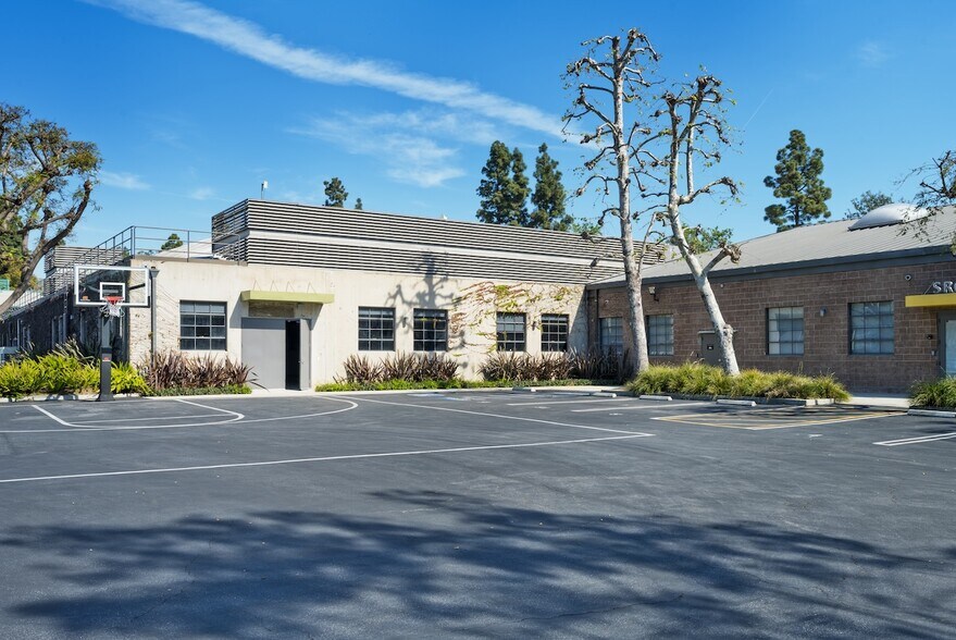 More Photos Of 10567 Jefferson Blvd, Culver City Loft Creative Space For Lease