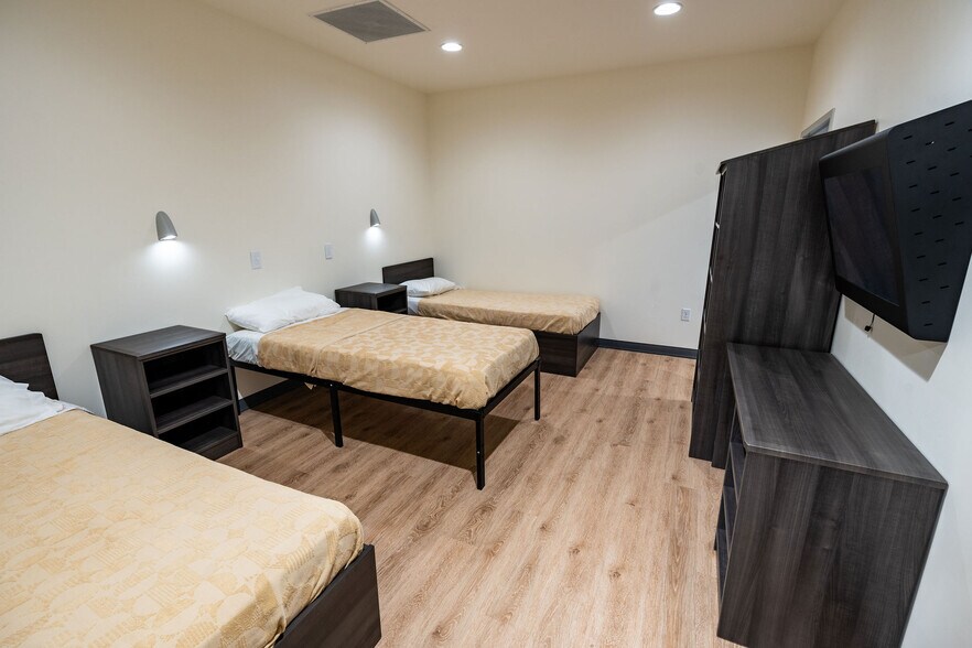 More Photos Of 1841 N 24th St, Phoenix Rehabilitation Center For Sale