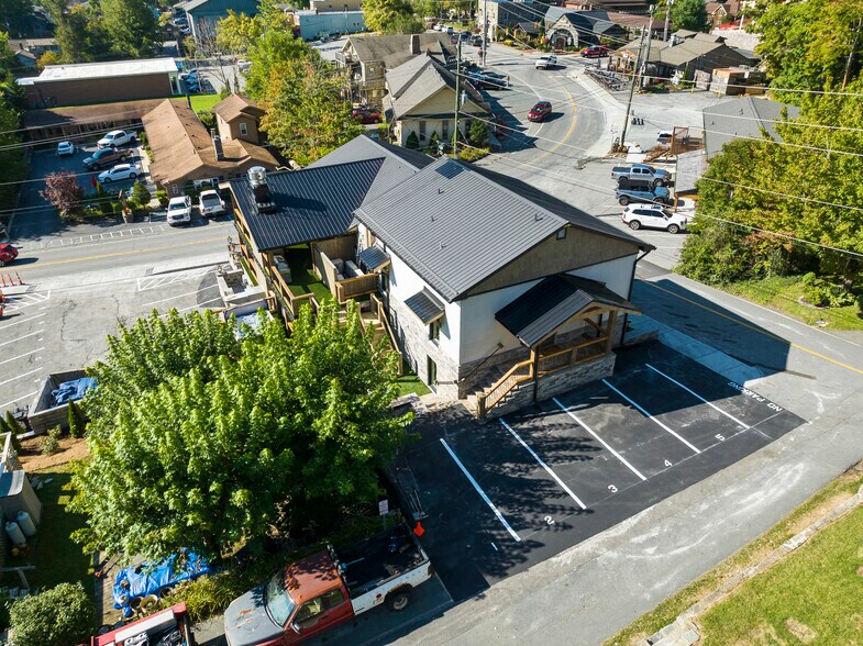 More Photos Of 870 Main St, Blowing Rock Restaurant For Sale