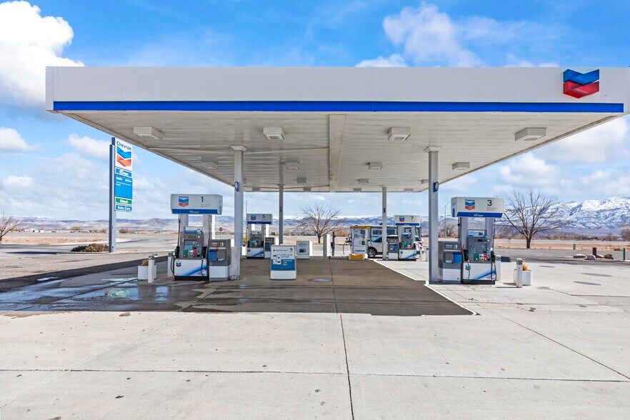 More Photos Of 1357 N Main St, Richfield Service Station For Sale