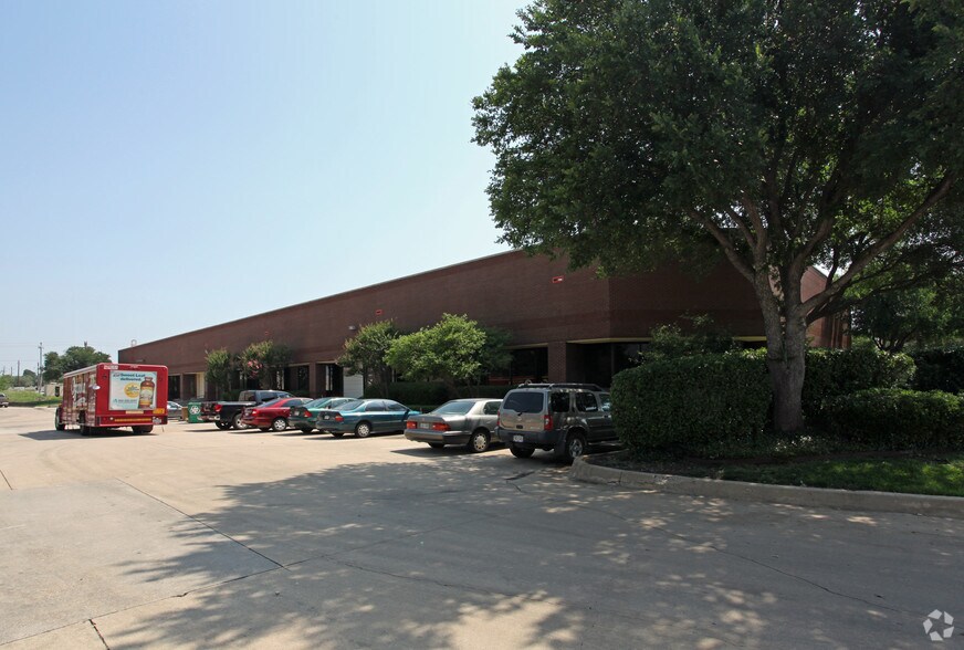 More Photos Of 13801 Hutton Dr, Farmers Branch Light Manufacturing For Sale