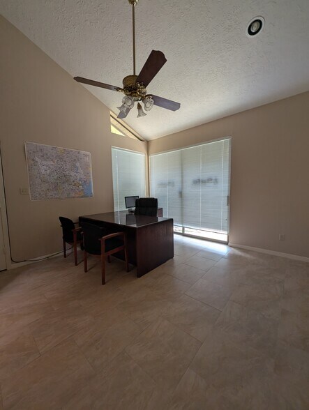 More Photos Of 14343 Torrey Chase Blvd, Houston Office For Sale