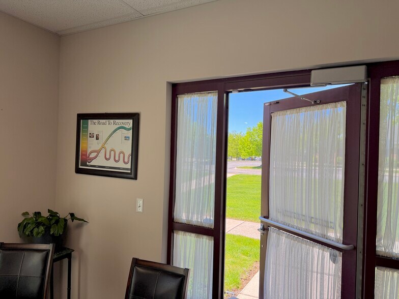 More Photos Of 1600 Commerce Park Dr, Chelsea Medical For Sale