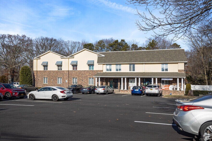 More Photos Of 233 Union Ave, Holbrook Medical For Lease