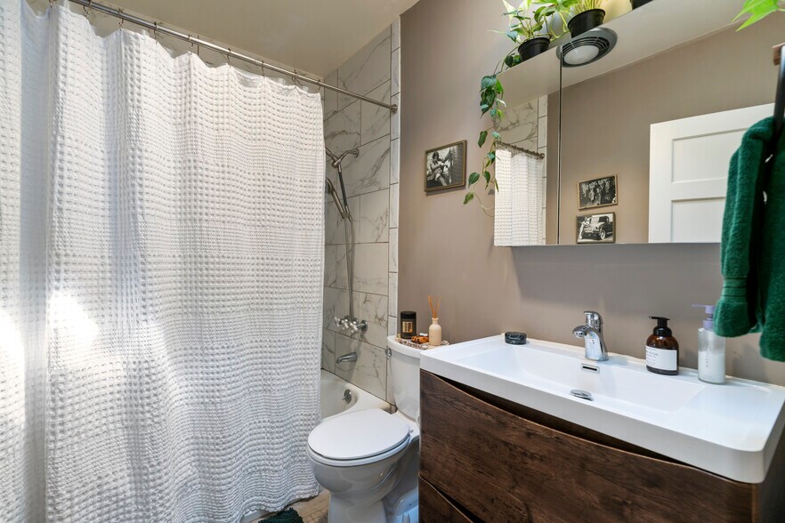 More Photos Of 1501 Westerly Ter, Los Angeles Apartments For Sale
