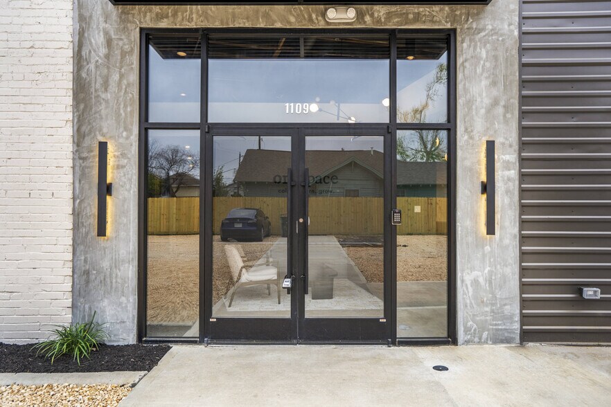 More Photos Of 1109-1115 Dumble st, Houston Office For Sale