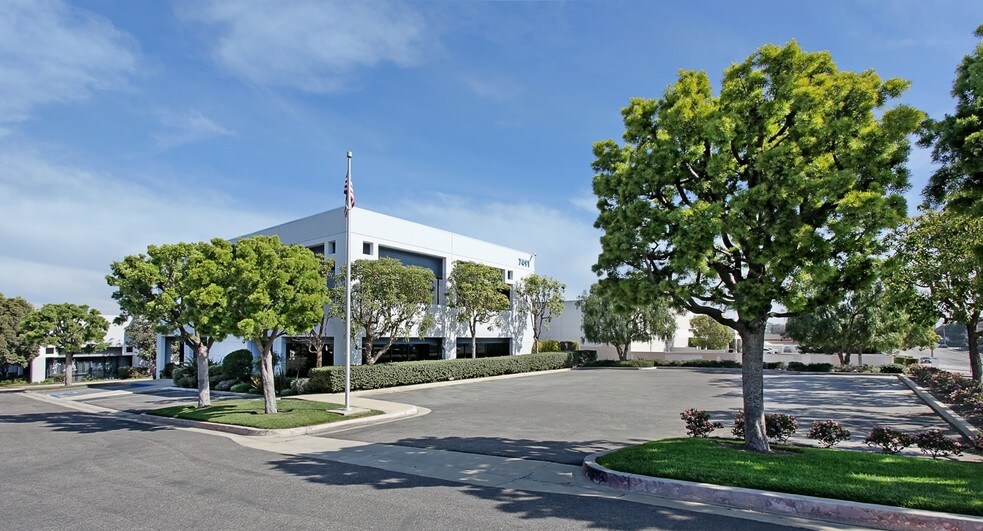 More Photos Of 7491 Talbert Ave, Huntington Beach Office For Lease