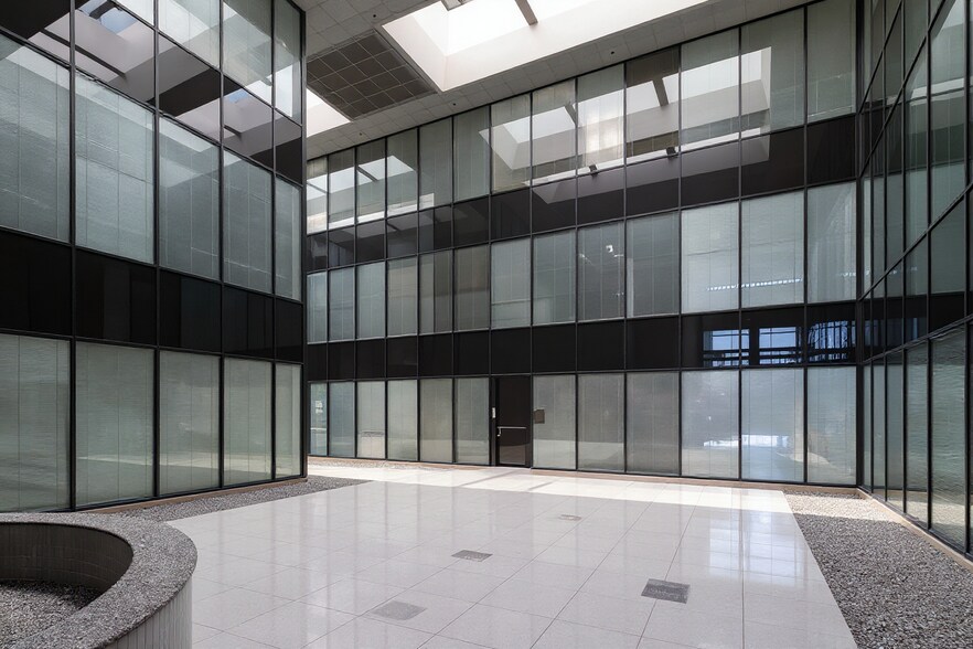 More Photos Of 15311 Vantage Pky W, Houston Unknown For Lease